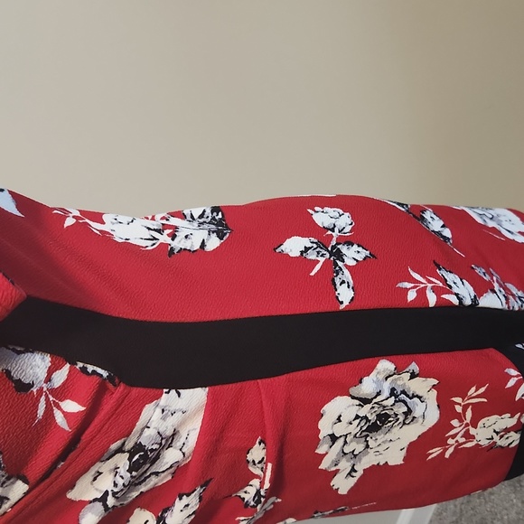 Beautiful Red/Black/White Dress - Picture 3 of 3